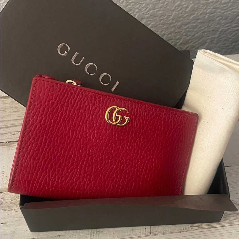 Gucci GG Marmont Red Pebbled Leather Compact Wallet.